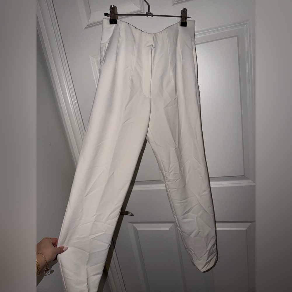 Express women’s Elegant Cream Pants